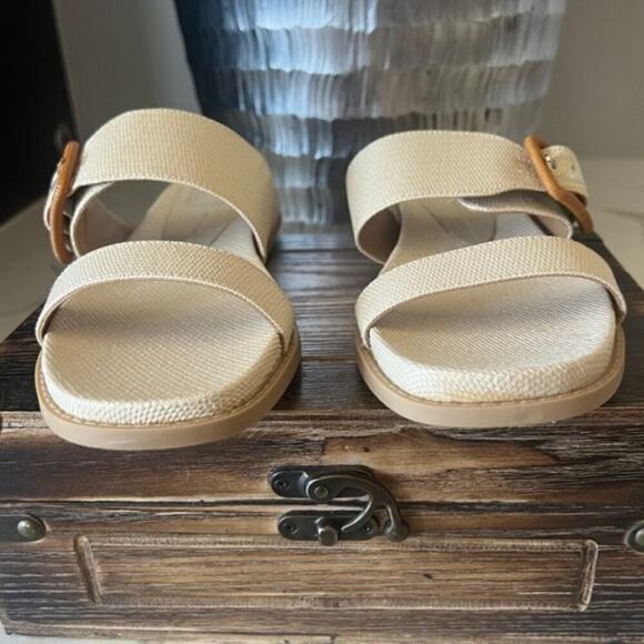 Dolce Vita Genzel Sandals in Beige - Picture 4 of 9